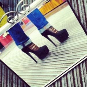 Sky high black straps pumps